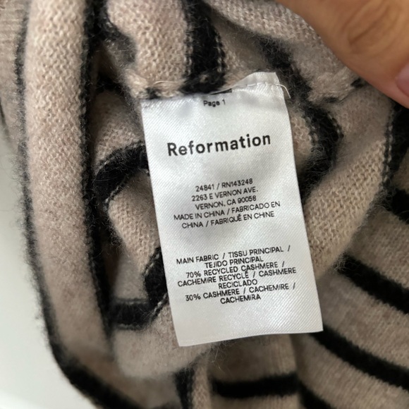 Reformation Jeans Crew Neck Cashmere Boyfriend Sweater Black Striped XS relaxed - Picture 7 of 8